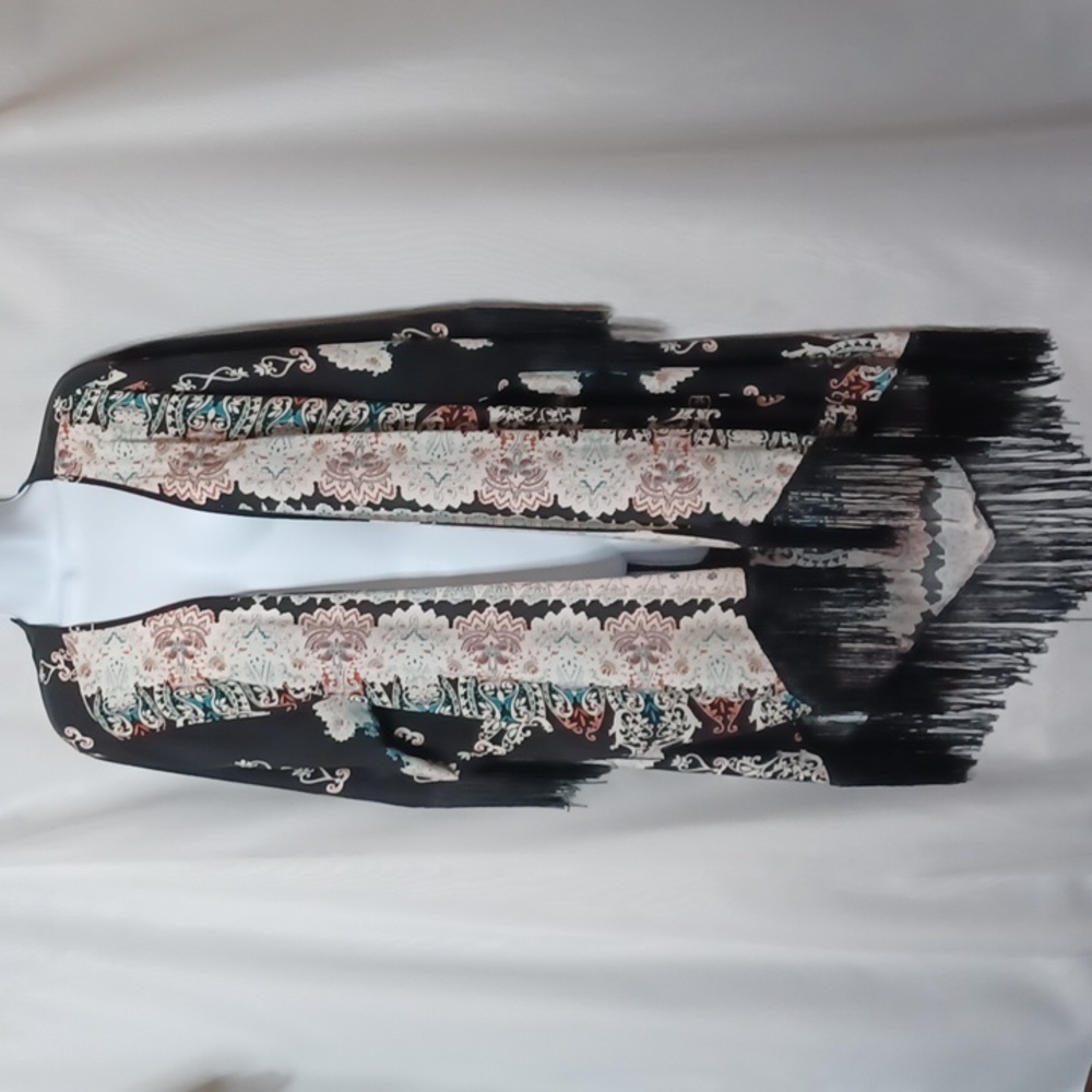 COTTON EXPRESS Women's Black and White Floral Shawl With Fringes. 2X